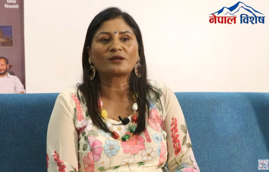 घाँस दाउरा छाडेर ब्यापार, ब्यापार छाडेर हाँस्य कलाकार